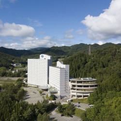露天温泉之乡，新海诚《你的名字》取景地！Assosia高山度假酒店 标准双人房1晚套餐