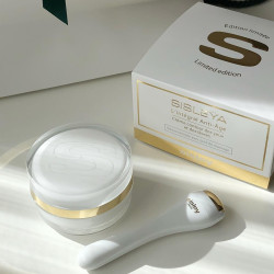 sisley 希思黎 听说这个眼霜就像好男人，能让你越用越年轻。
