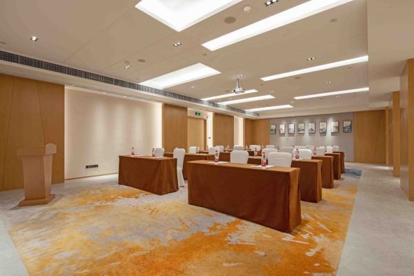 周末、国庆不加价!日历房3折!江苏盱眙曙光薇酒店(都梁公园店) 商务大床房2晚可拆分+双早