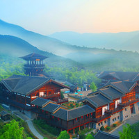 包邮区的“大唐不夜城”！不到400/晚！浙江长兴大唐贡茶璞仕酒店 归璞/名仕房2晚套餐（含2大1小早餐+四月天门票2张+免费汉服等）