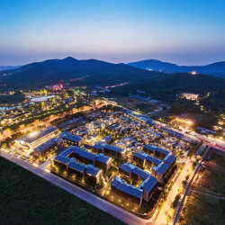 江浙周边游，含双人温泉票！南京汤山涵田·悦酒店 高级大床房1晚（含双早）