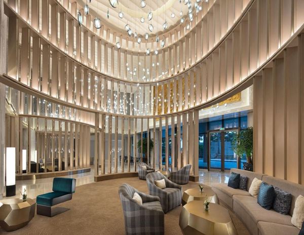 正对港珠澳大桥,3公里外就是澳门!珠海海湾大酒店 经典海景亲子房1晚套餐(含2大1小早餐+儿童托管服务4小时+儿童俱乐部畅玩等)