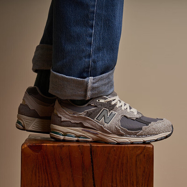 今日必买：new balance 男鞋女鞋2002R系列复古拼接潮流休闲运动鞋M2002RDA
