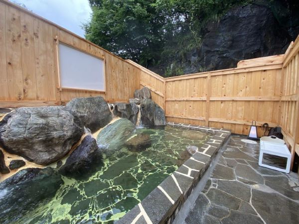 首都圈最大天然温泉,日本皇室也来过!日本传统度假村 标准双床房1晚含双早套餐(另有一泊二食套餐)