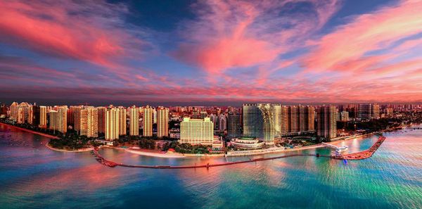 高口碑!楼下是海边栈桥夕阳美!广西北海香格里拉大酒店 高级海景房1晚 含早餐,泳池漂浮下午茶+家庭体验活动等