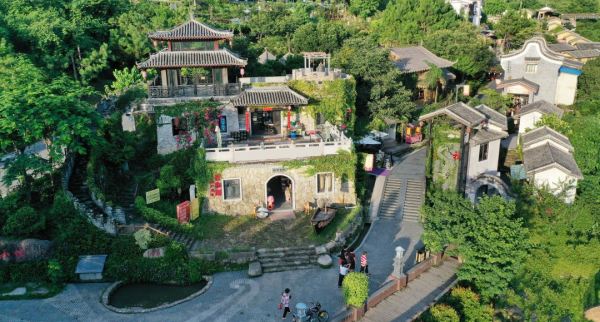 天露山度假区内!暑假周中不加价!广东新兴天露山养生度假酒店 禅缘双床房1晚(双早+天露山+梯田花谷+畅游梅溪小镇+篝火晚会等)