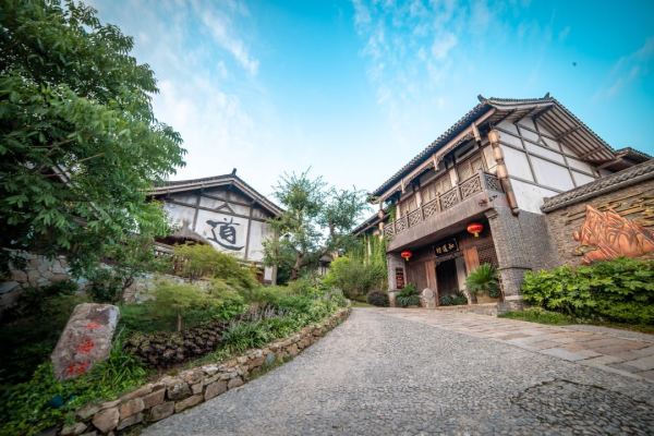 江浙沪周边游推荐!常州茅山东方盐湖城闲养度假区酒店 山居房1晚套餐(含双早+盐湖城门票等)
