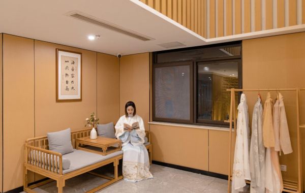 近青城山入口!周末仅微加价!成都来住星辰酒店(青城山店) 旅居双床房1晚+双早+青城山高铁站免费接送
