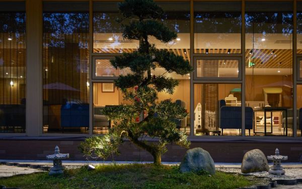 近青城山入口!周末仅微加价!成都来住星辰酒店(青城山店) 旅居双床房1晚+双早+青城山高铁站免费接送