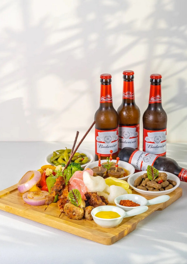 鹭岛版帆船酒店!周末不加价!厦门海沧融信华邑酒店海湾景观房1晚含双早+小食套餐啤酒畅饮