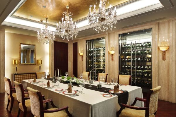 周末不加价！近西湖！杭州浙江国际雷迪森广场酒店60m²豪华商务大床套房 1晚含双早