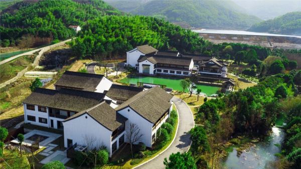 近四明山/四明湖,江浙沪周边游!余姚紫溪原舍墨憩度假酒店 豪华客房1晚套餐(含2大1小早餐+围炉煮茶)