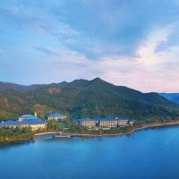全程不加价！宁波钱湖国宾馆 豪华园景大床房1晚套餐（含双早+钱湖秘境小火车体验票3张+欢迎水果）
