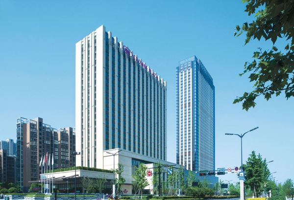 【省1701元】一泊二食，五一端午不加价！杭州钱塘皇冠假日酒店 皇冠高级房 2晚连住（含2大1小早餐+中餐）多少钱-什么值得买