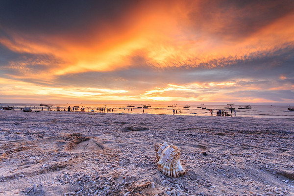 一线海景白沙滩周末不加价北海银滩皇冠假日酒店高级房2晚连住含2大1