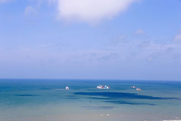 可拆！周末不加价，一线海景和白沙滩！北海银滩皇冠假日酒店 高级房-大床2晚可拆分含双早套餐