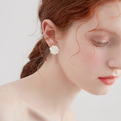 Mck 合金耳飾 法式白色山茶花耳釘女網紅高級感花朵耳飾簡約耳環