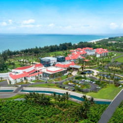 与君澜共享一片沙滩，含远海潜水！海南陵水北纬十八度沙滩酒店 园景大床房2晚连住+双早+旅拍+凤凰岛双人远海潜水