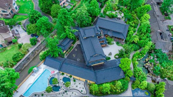 私汤入户,街子古镇旁!青城山芷筑·饮马川温泉度假酒店 园景大床房(私汤)1晚+双早