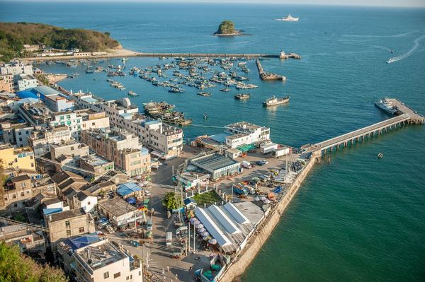 周末不加价，涠洲岛上高口碑民宿！涠洲岛零境云珊民宿 商务庭院珊瑚房套间1晚（含西角客运码头接站）