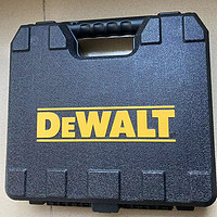 得伟DEWALT锂电10.8V电钻充电式手电钻起子DCD701C1-A9空箱工具箱