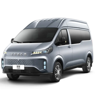 依维柯 聚星 23款 2.0T 短轴低顶单胎客货车 93kW 5-9座