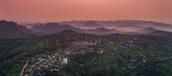 顶流网红6折拿下，最低单晚不过千！裸心酒店莫干山/苏州太湖/郑州/阿勒泰4店2晚通兑（含早餐+娱玩项目等）