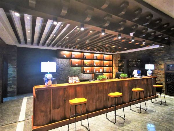 国庆/雪季不加价,近将军山雪场!新疆阿勒泰美伦酒店 温馨大床房1晚套餐(含接送机+欢迎点心)