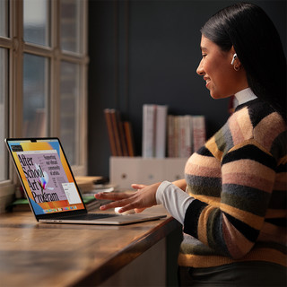 Apple 苹果 当天发货)2023新品Apple MacBook Air 15英寸 M2芯片(8核中央处理器 10核图形处理器) 8G 256G 笔记本电脑 轻薄本银色 MQKR3CH/A