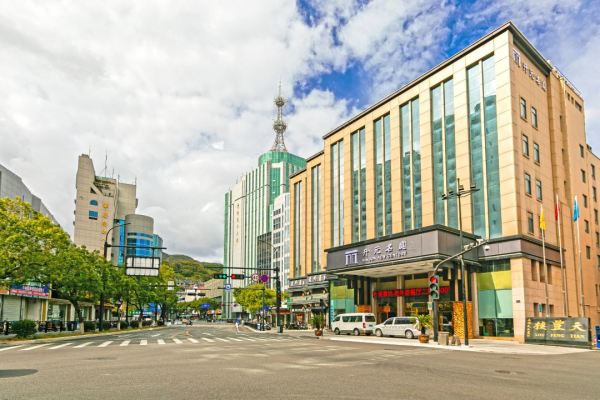 就在沈家门渔港,吹着海风吃海鲜!舟山普陀天丰楼开元名庭酒店开元大床房1晚
