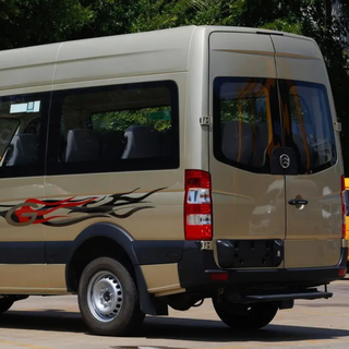 Golden Dragon 厦门金旅 领特 21款 客车 2.4T 手动 柴油 国VI