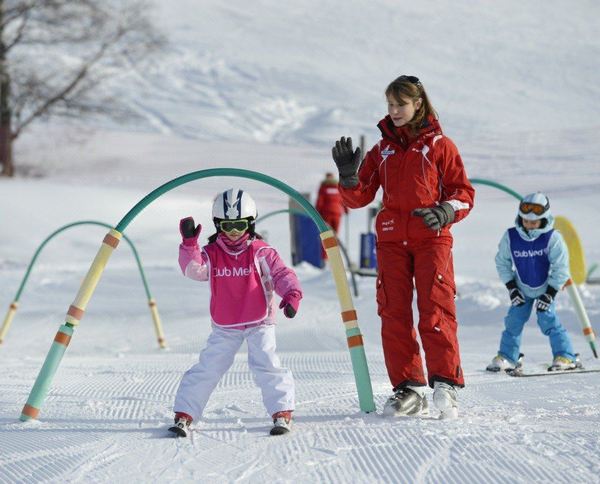 放1000元大额券！雪季已开板！低至445元起/晚！一波全国滑雪酒店促销！另有美团酒店x富龙集团直播活动