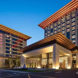再降100元+周末不加价！新荣记发源地！台州开投华美达酒店 高级房2晚（可拆分+单早）