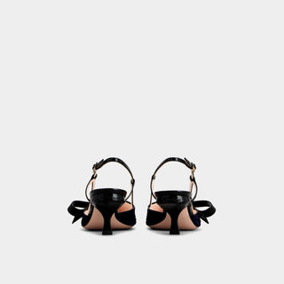 Roger Vivier 罗杰维维亚 女士高跟鞋 RVW63836510SKJ 藏青色/黑色 35.5