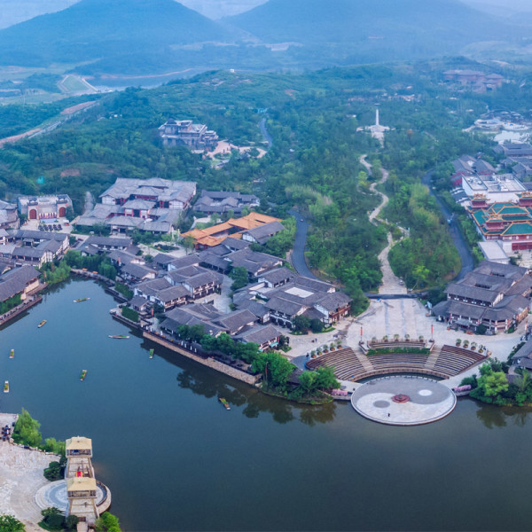 住小众景区体验仙侠穿越，周末不加价！常州茅山东方盐湖城山居客栈 客栈房型1晚套餐含双早+大门票