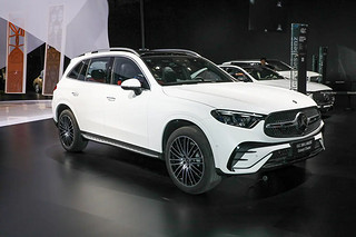 奔驰GLC  22款 改款三 GLC 260 L 4MATIC 动感型