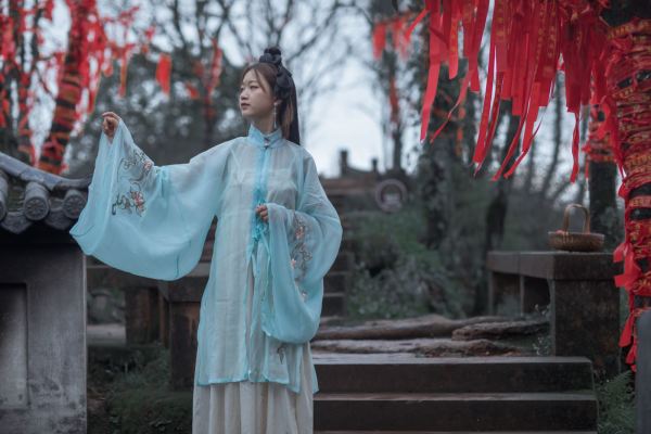 来齐云山赏秋色,不比香山的差!黄山昱城皇冠假日酒店 皇冠高级房2晚套餐(含双早+双人齐云山门票)