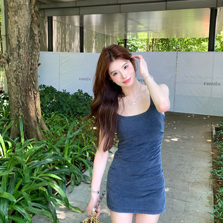 alex stevens肯豆方领吊带连衣裙女秋季收腰褶皱紧身短款包臀裙子