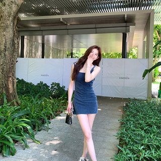 alex stevens肯豆方领吊带连衣裙女秋季收腰褶皱紧身短款包臀裙子