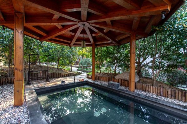雅致标间2晚连住套餐(含双早 双人安雲温泉,南山竹海,神马农场门票等)