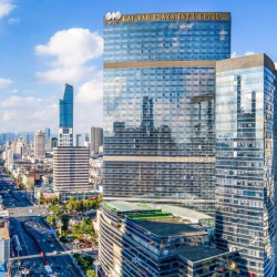 市区繁华地段紧邻昆明火车站昆明佳华广场酒店高级大床房1晚套餐
