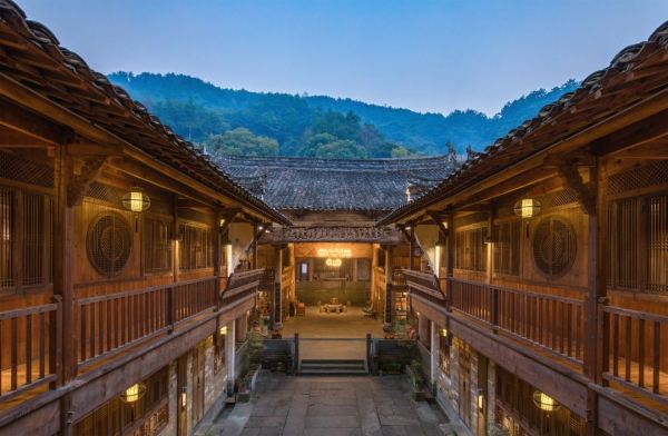 婺源最美的季节里不加价！76m²贵宾房，近住一送一！婺源明训别院·云水谣 诗礼文化古典贵宾房2晚连住套餐（含双早+粉蒸鱼+古法酿制米酒）