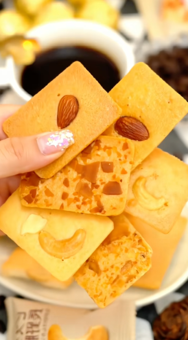 KASHIJIA 卡仕伽 椰片脆饼/坚果腰果芙/巴旦木芙 三口味随机混合装约43包