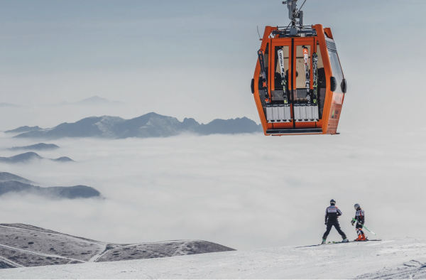 滑雪、温泉一站享！送价值500+的雪票！张家口崇礼太舞滑雪场南山里酒店 C栋坤比亚山景房1晚+双早+初中级滑雪票2张（自带板）+双人温泉