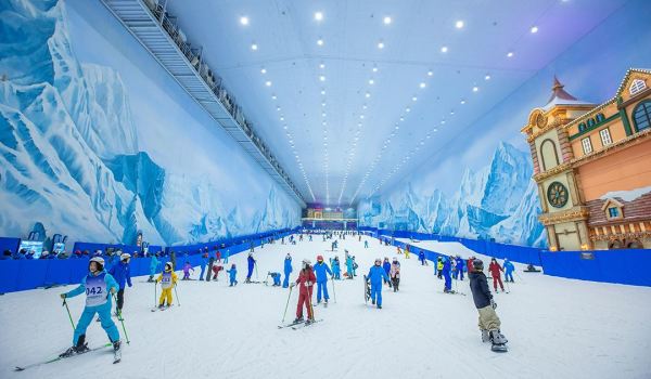 错峰滑雪 私教套餐!热雪奇迹全国7城8家酒店1晚含住宿+早餐+雪票+私教课