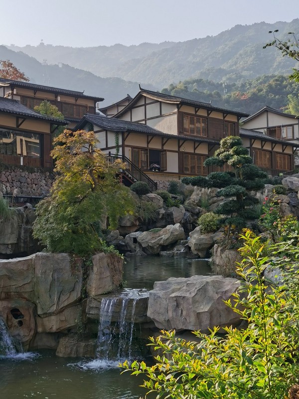 婺女洲姊妹版,含400+景区门票,真值!江西上饶葛仙村枕山宿酒店 枕山宿·大/双床房1晚套餐(含双早+双人葛仙村度假区套票)