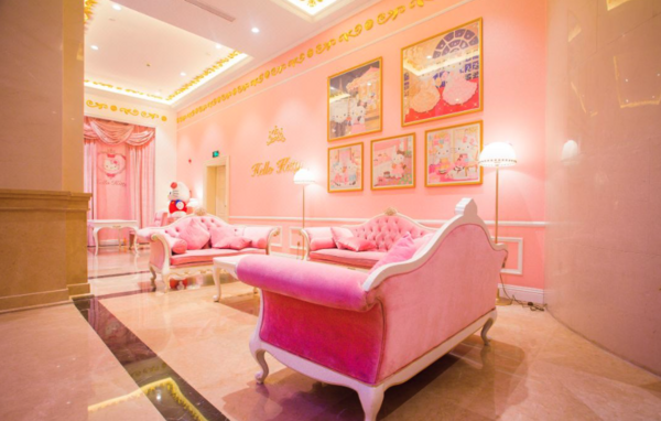 直通乐园的童话城堡,送2日不限次门票!安吉银润锦江城堡酒店 豪华房2晚连住套餐(含2大1小早餐+乐园双人门票+迷你吧等)