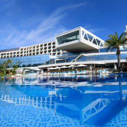 小众海岛放大招了！速度，锁海景房抄底价！珠海格力东澳大酒店 海景大床房1晚+双早+双人无限次海洋热疗