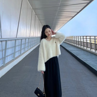 仿貂绒V领毛衣女秋冬毛绒绒加厚短款软糯风针织衫白色ins上衣