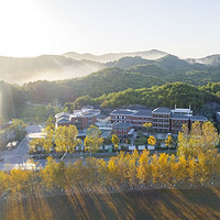 周末不加价！网红目的地，含陶艺/汉服/插花！景德镇雷迪森度假酒店 高级院景双床房1晚套餐（含双早+围炉煮茶+欢迎水果等）